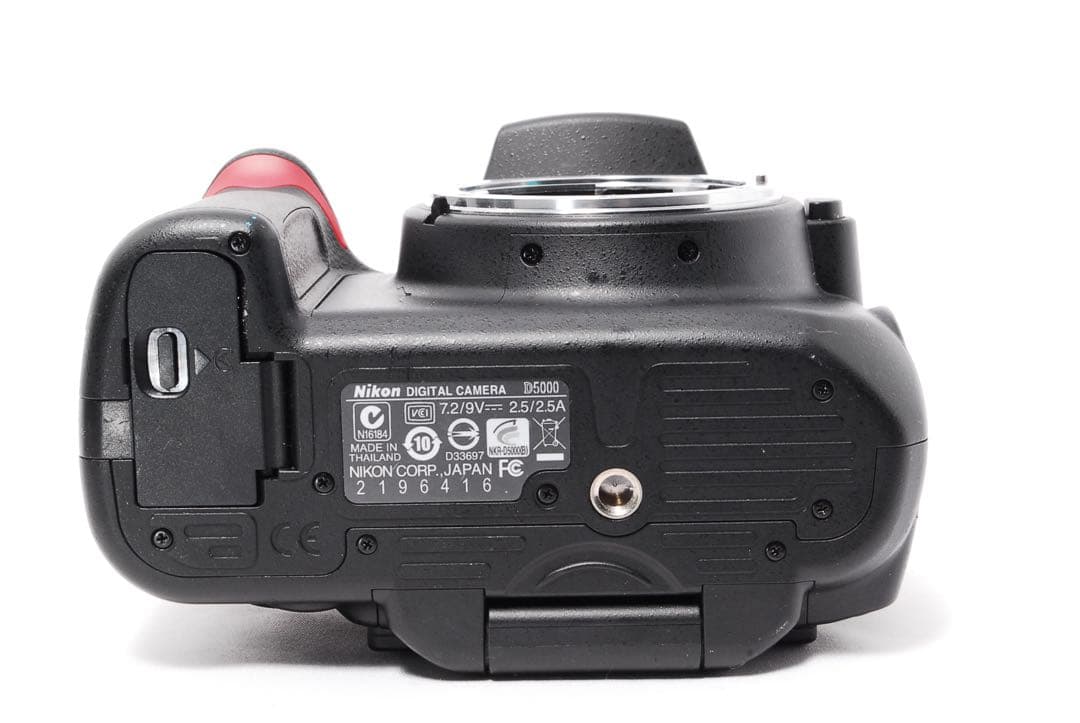 Nikon D5000◆ショット数少なめ◆手ぶれ補正＆望遠レンズ◆一眼レフカメラ