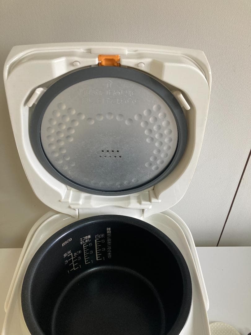美品■象印極め炊き5.5合 豪熱沸とうハイパワー660WNL-DA10 EHAE