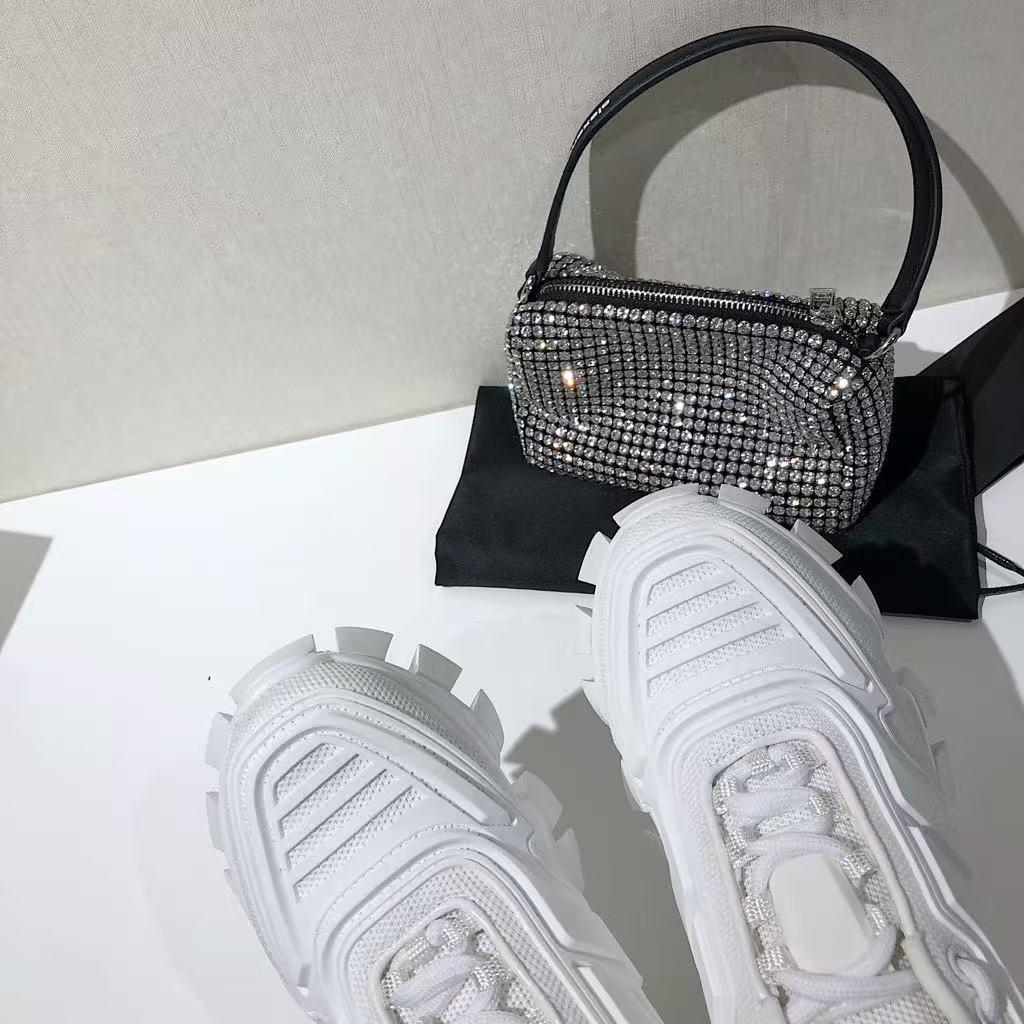 PRADA クラウドバスト サンダー ホワイト