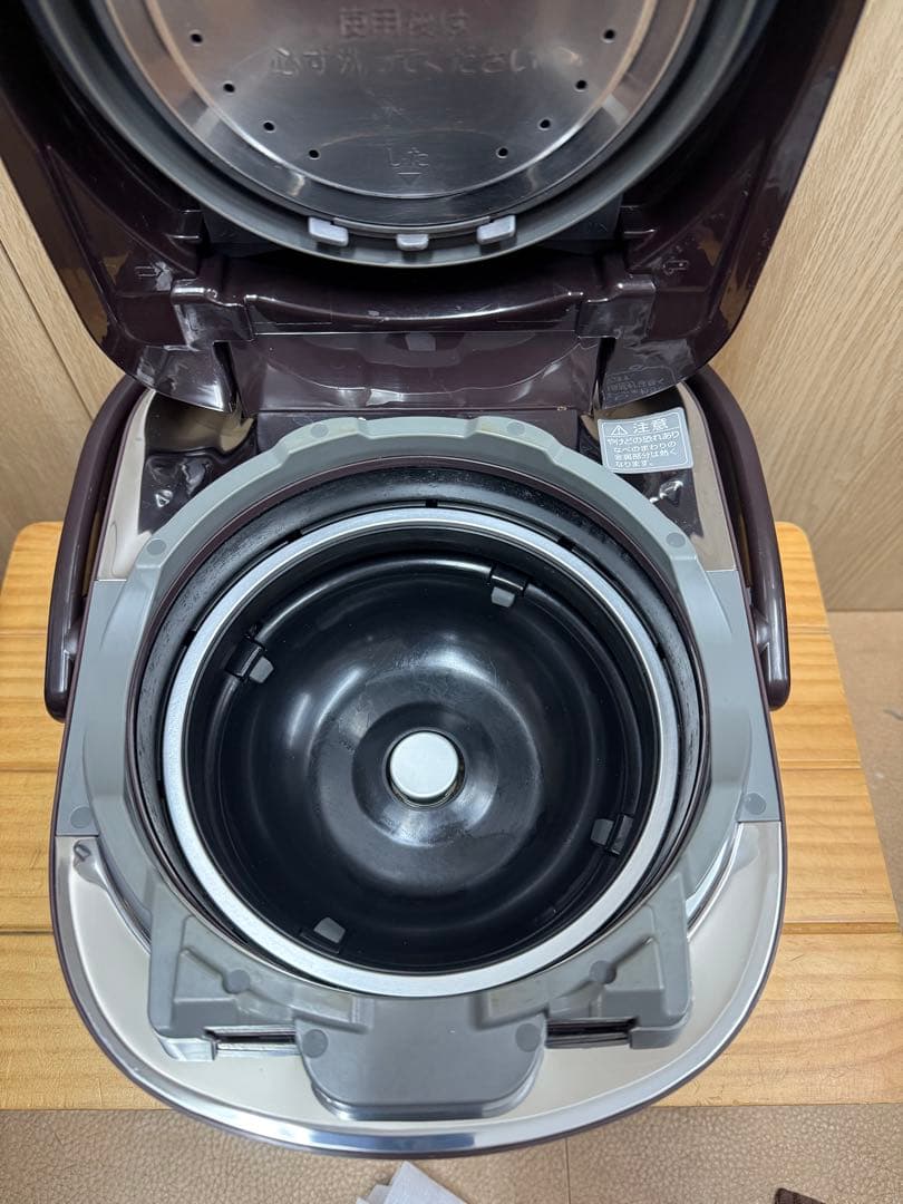 Zojirushi NP-QB06 圧力IH炊飯ジャー