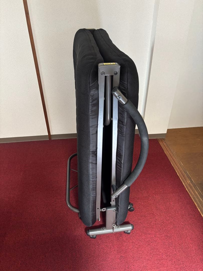 (引き取りの方歓迎　奈良市)折りたたみベッド　簡易ベッド　黒　一人暮らし