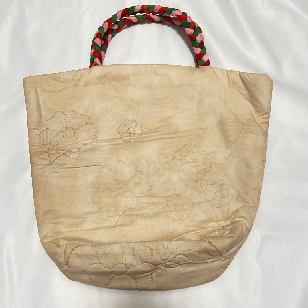 パッチワーク　花柄刺繍　トートバッグ