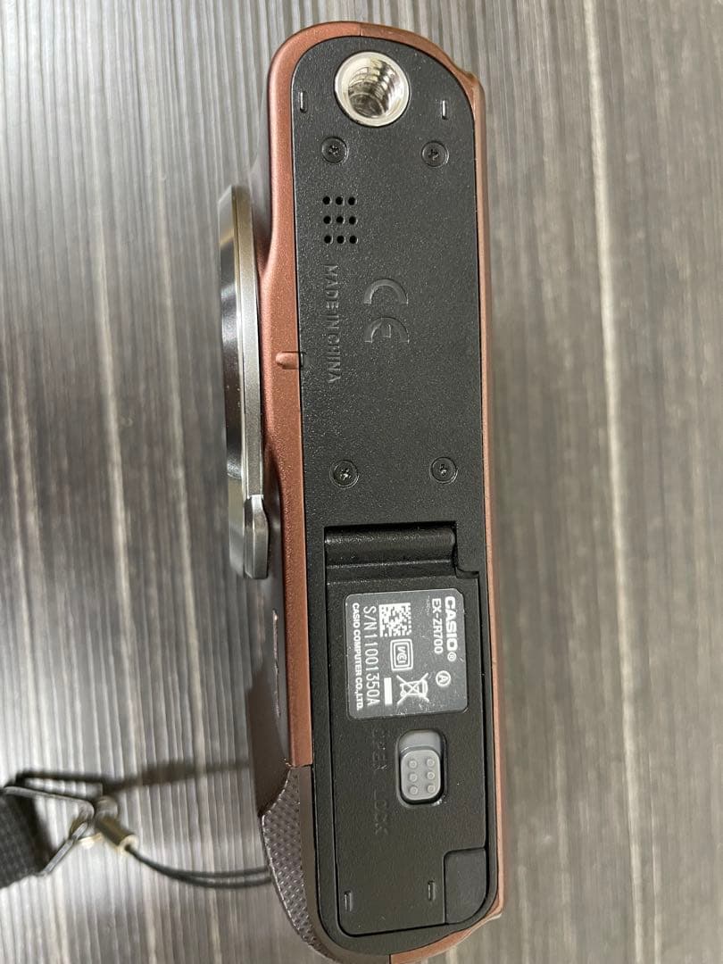 CASIO カシオ　EX-ZR700 デジタルカメラ　デジカメ　動作確認済み
