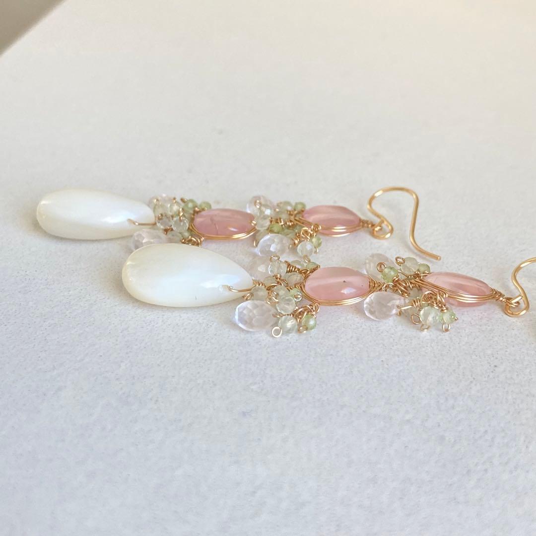 14kgf ローズクォーツとマザーオブパールのピアス