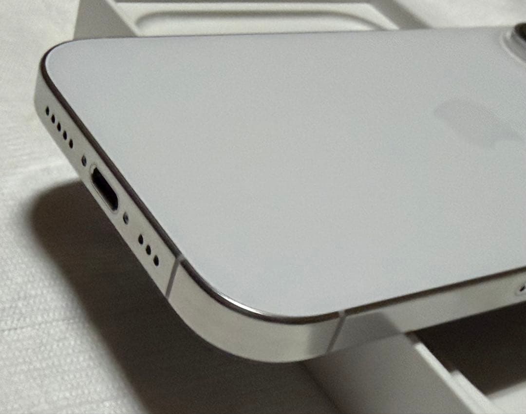 【SALE】iPhone16pro simフリー 128GB おまけ付き