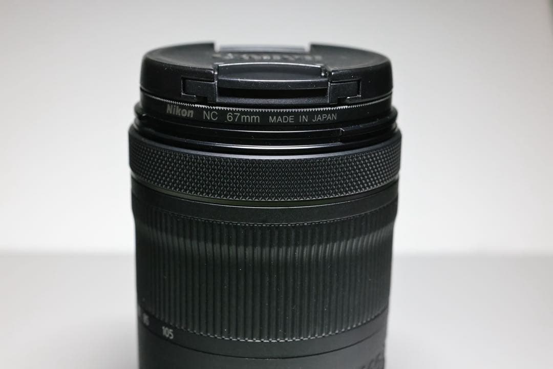キヤノンRF24-105mm F4-7.1 IS STM EW-73D付き