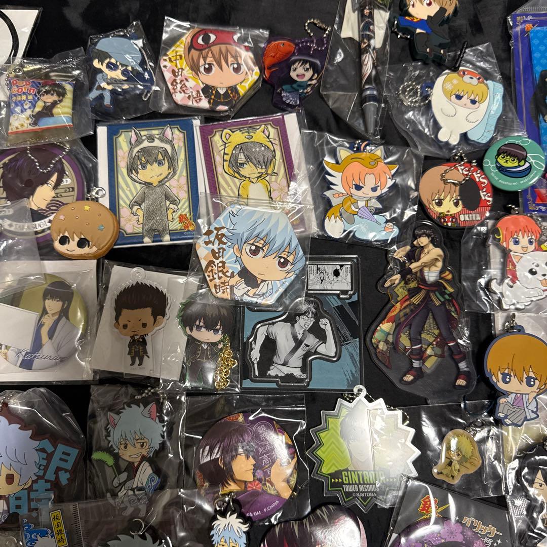 銀魂　缶バッジ　ラバーストラップ　アクリルスタンド等　約130大量まとめ売り
