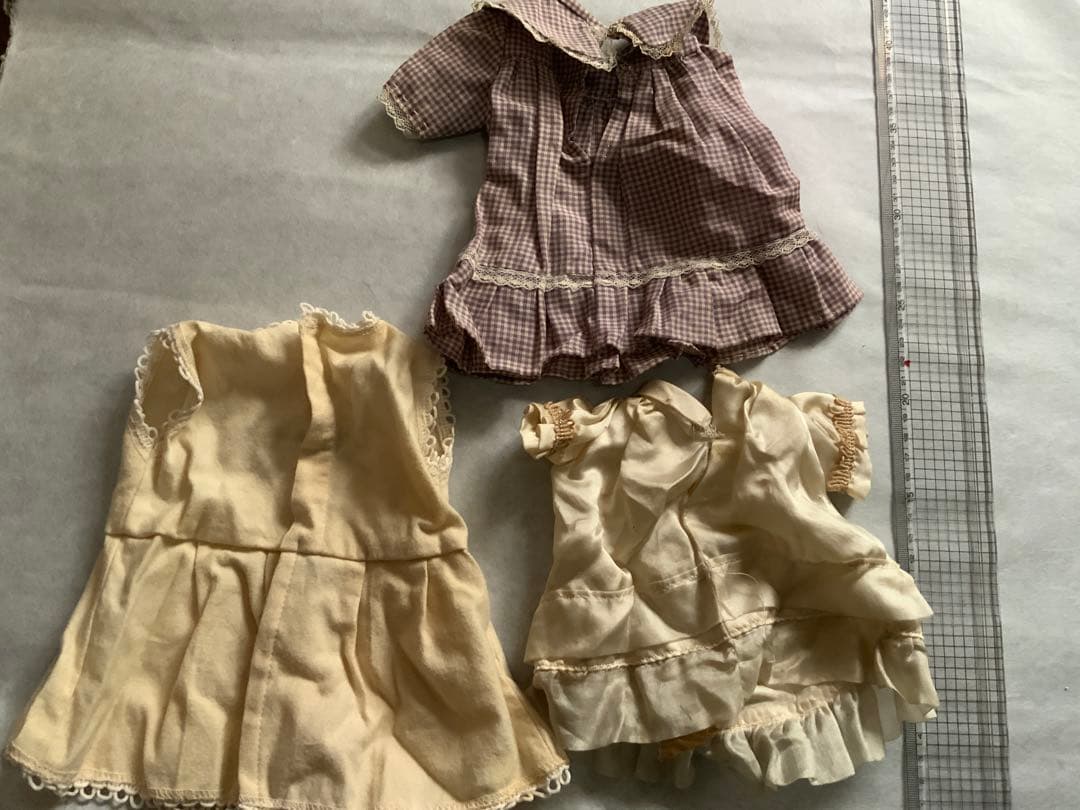 人形用の古い服　こどもエプロン