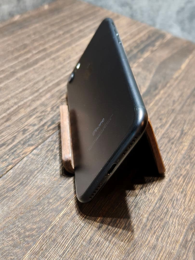 美品 iphone 7 32GB SIMフリー スマホ