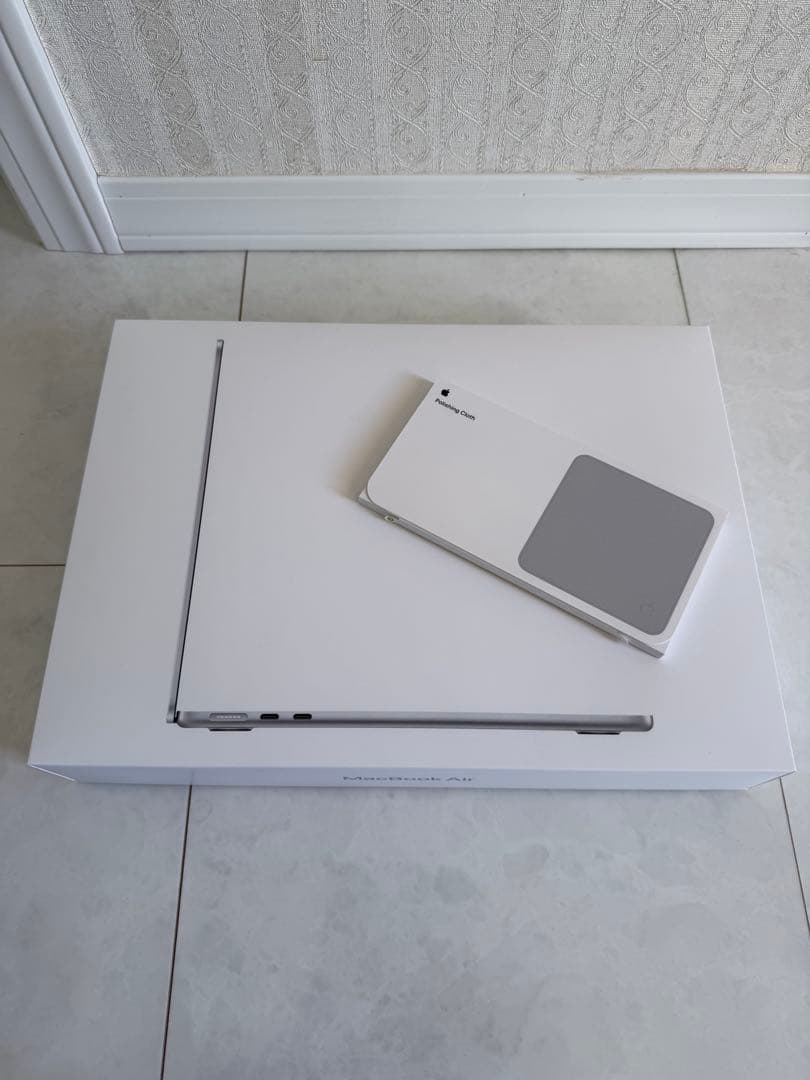 【お早めに】13インチM3 Macbook Air 16GB 256GBシルバー