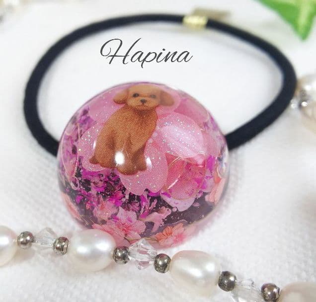 トイプードルちゃんと桜吹雪ドームレジンヘアゴム ポニーフック変更可。