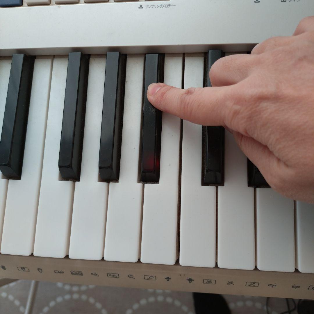 【週末迄限定】CASIO 光ナビゲーション　キーボード　電子ピアノ LK222