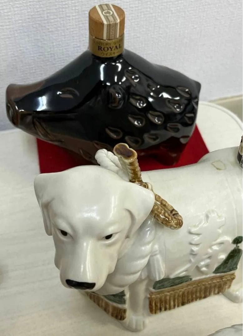 ミ*ヤ様 サントリー　干支ボトル空瓶　陶器製　12本　布製台紙11枚付き