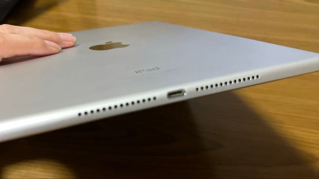 iPad Air2 本体 64GB グレー　WiFiモデル