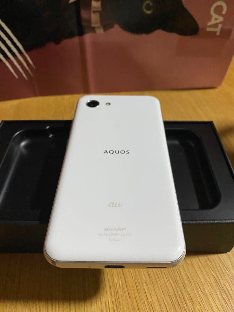 シャープAQUOS SHV41 スマホ 【美品】