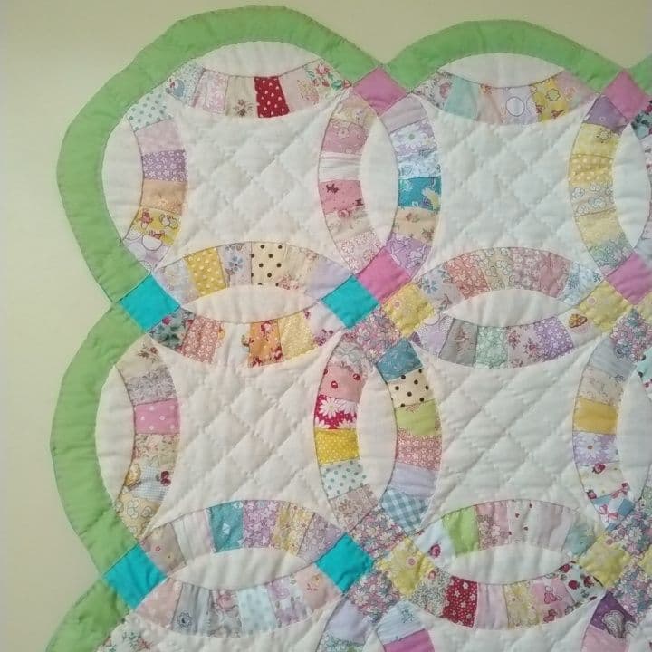 パッチワーク　ダブルウェディングリング　ハンドメイド　マルチカバー