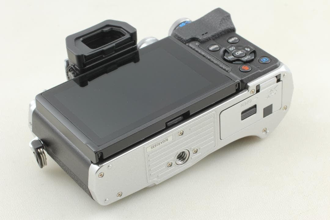 Olympus OM-D E-M10 Mark IV カメラ 本体のみ