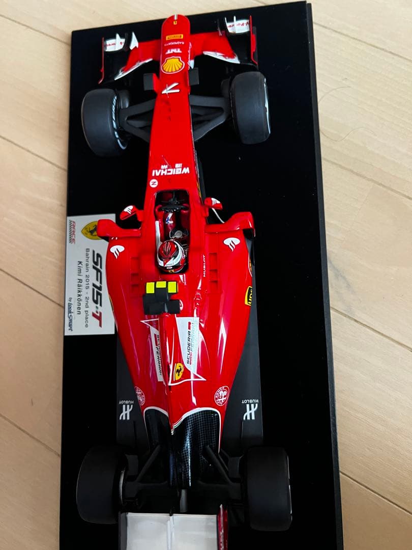 美品 1/18 ルックスマート ライコネン フェラーリ SF15-T 2015