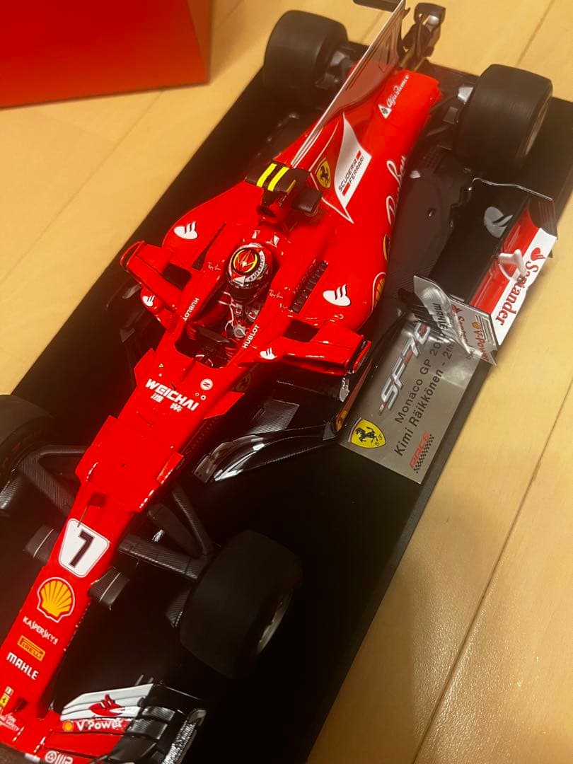 美品 1/18 ルックスマート ライコネン フェラーリ SF15-T 2015