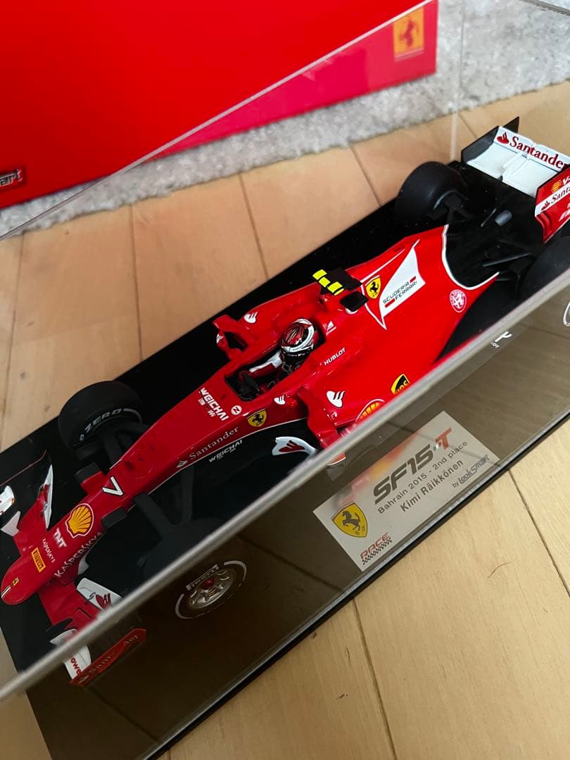 美品 1/18 ルックスマート ライコネン フェラーリ SF15-T 2015