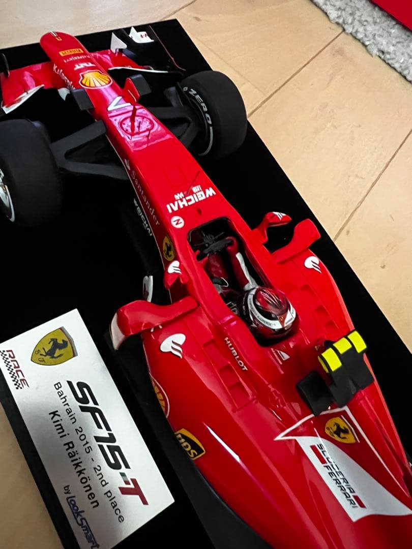 美品 1/18 ルックスマート ライコネン フェラーリ SF15-T 2015