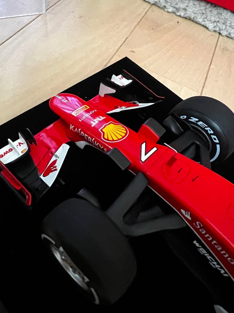 美品 1/18 ルックスマート ライコネン フェラーリ SF15-T 2015