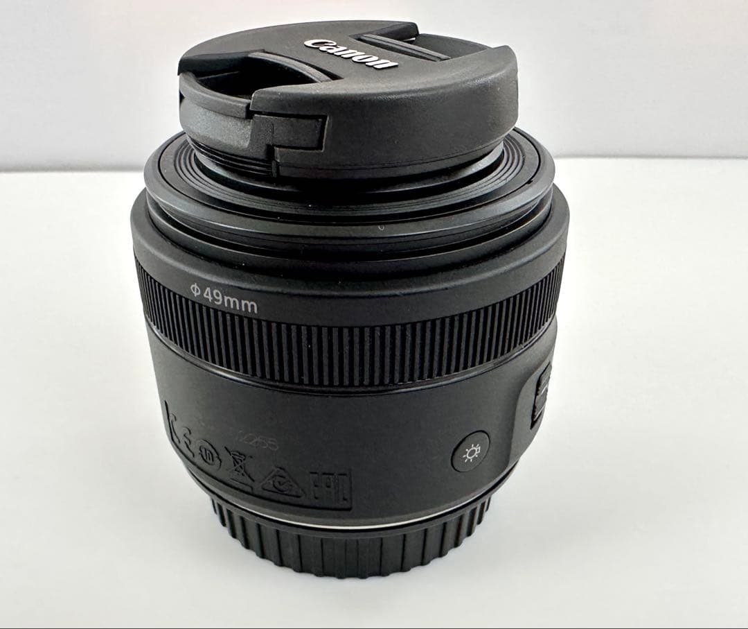 Canon EF-S 35mm F2.8 マクロ IS STM