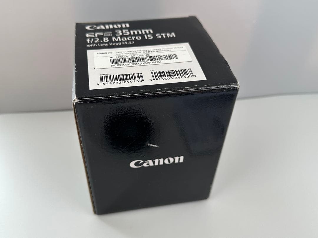 Canon EF-S 35mm F2.8 マクロ IS STM