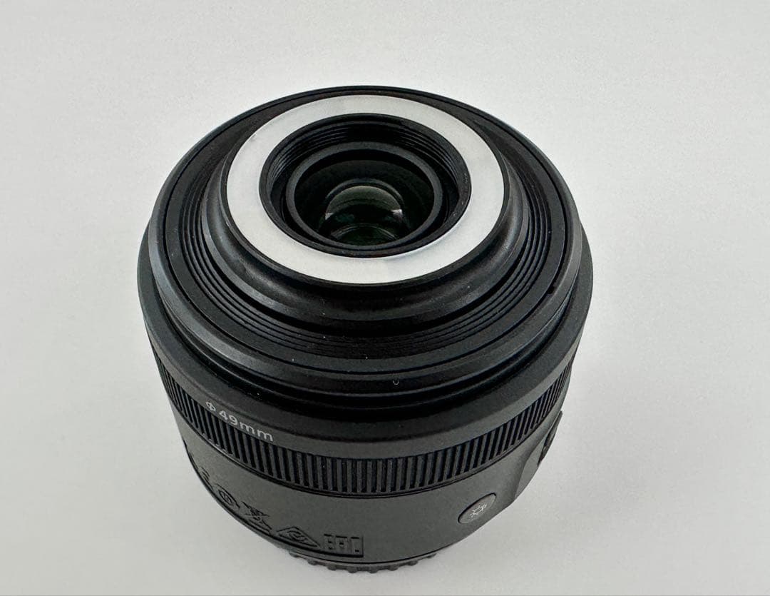 Canon EF-S 35mm F2.8 マクロ IS STM