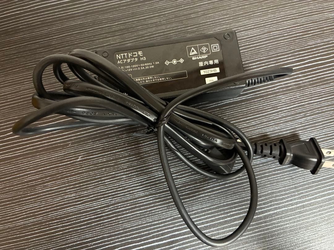 【美品】docomo 5g HR02 ACアダプター付 有線LAN未使用