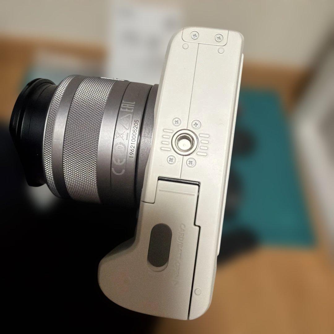 極美品 Canon EOS Kiss M ホワイト レンズ2個セット