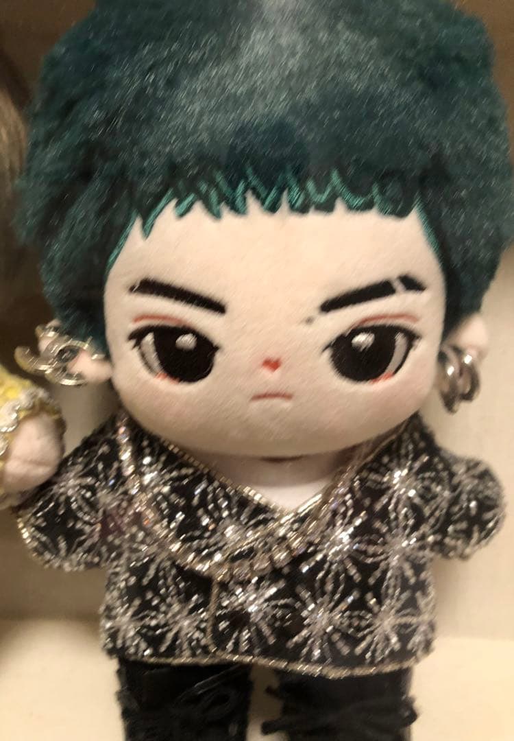 王一博 20cm ぬいぐるみ＋豪華衣装＋靴 美品　ピアスあり