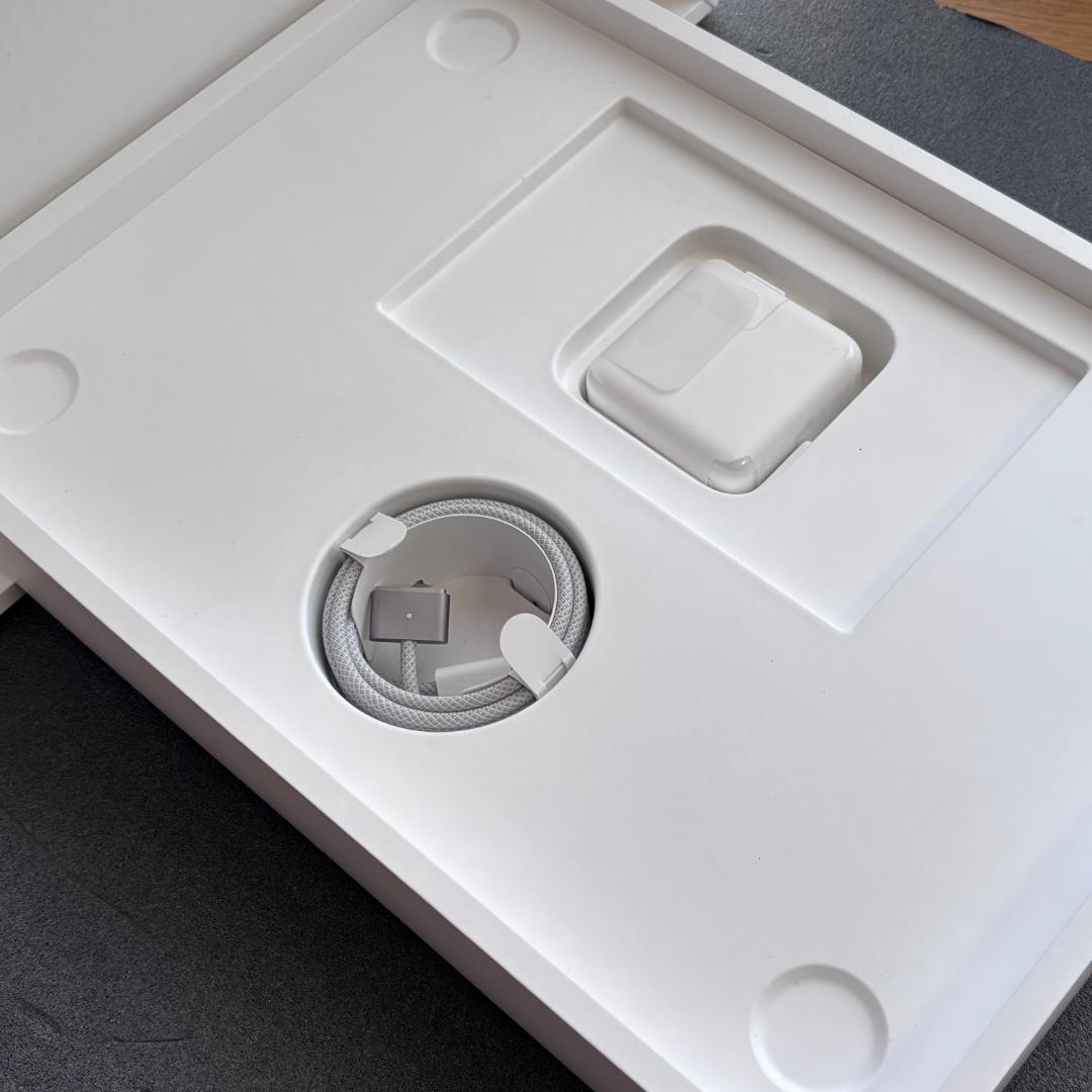 【箱あり】MacBookAir M2 16GB 256GB 13.6inch