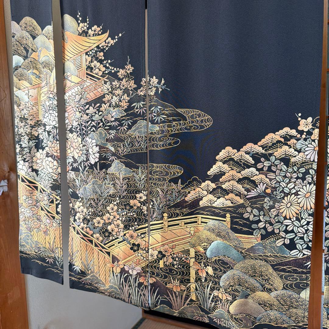 着物素材リメイク暖簾のれん、ゴージャスな絵柄模様！