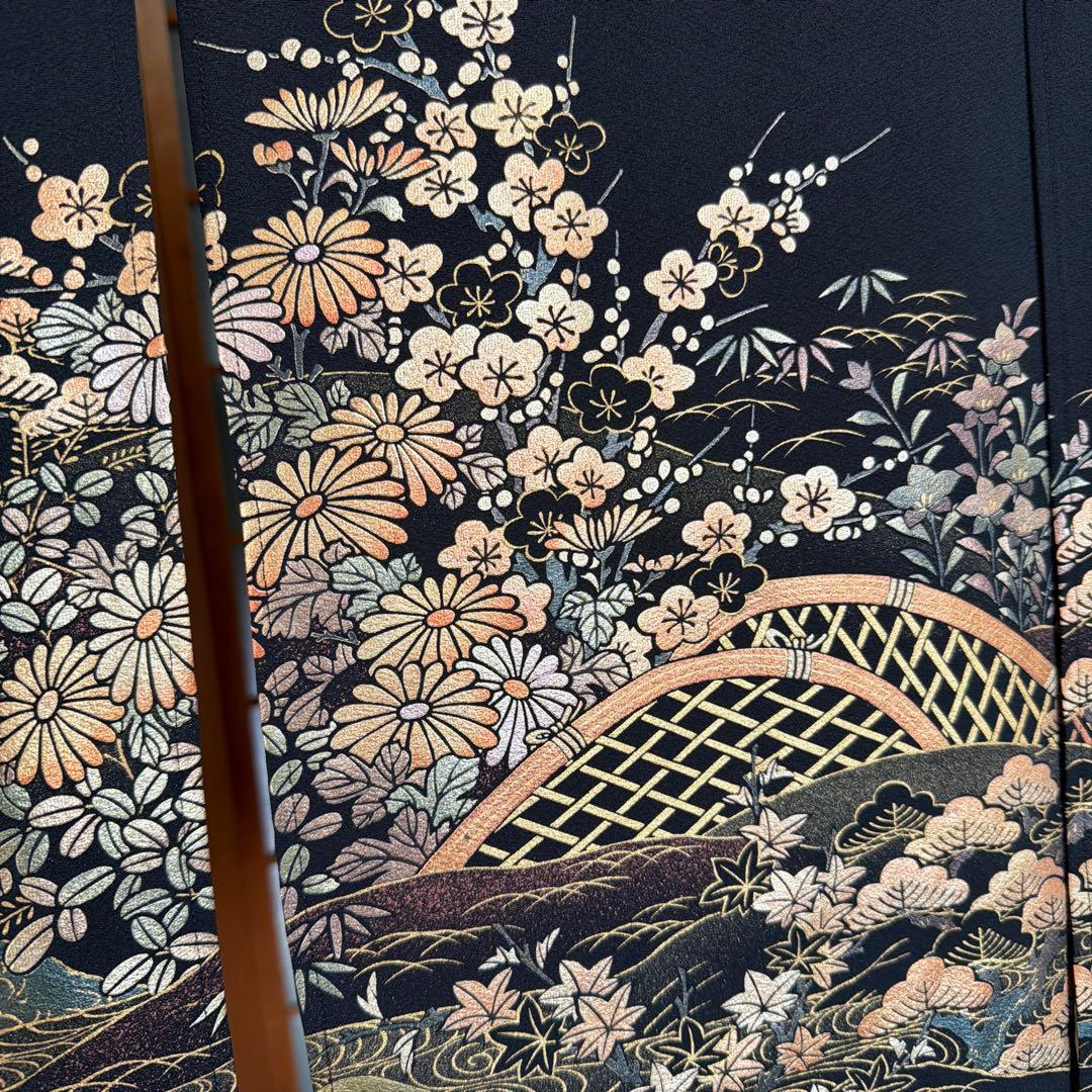 着物素材リメイク暖簾のれん、ゴージャスな絵柄模様！