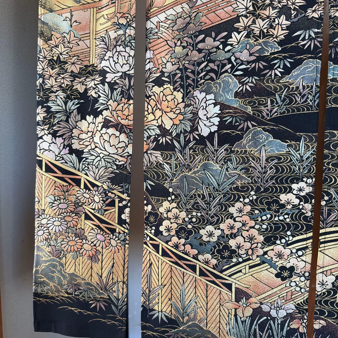 着物素材リメイク暖簾のれん、ゴージャスな絵柄模様！