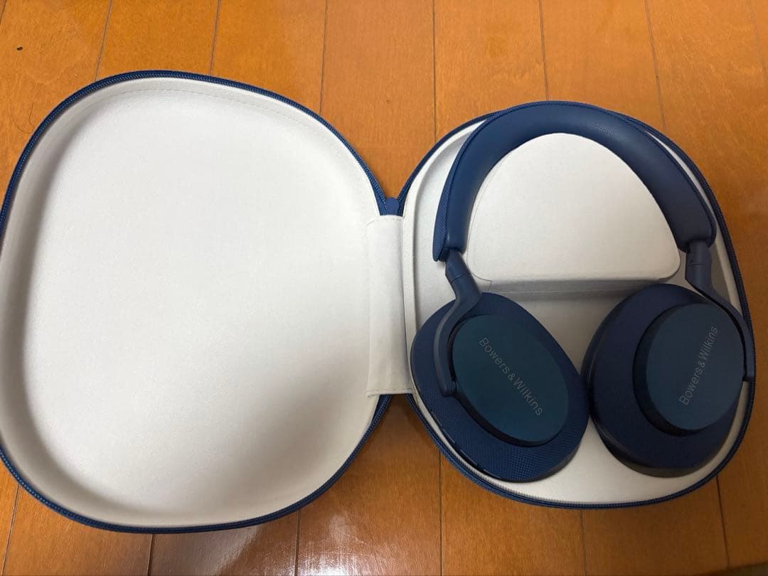 TM　Bowers & Wilkins Px7 S2e