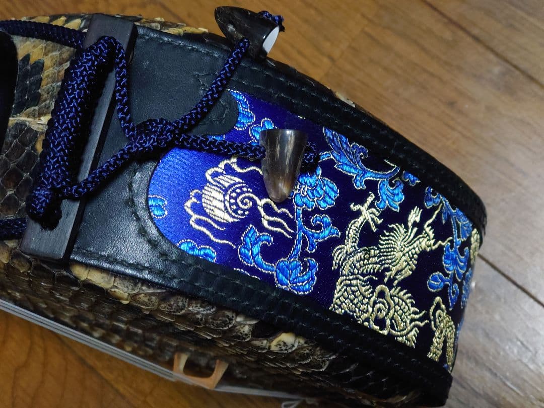 真壁型三線　黒木（カミゲン、真黒）　本皮1枚張