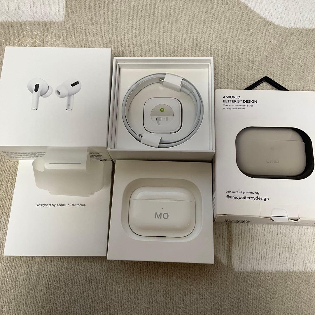 AirPodsPro 箱付き　UNIQケース付き