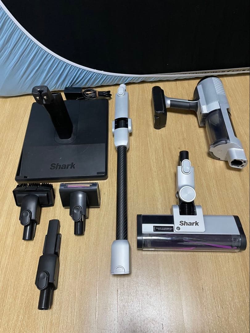 美品　 Shark Clean Sense iQ IW2241JWH 掃除機