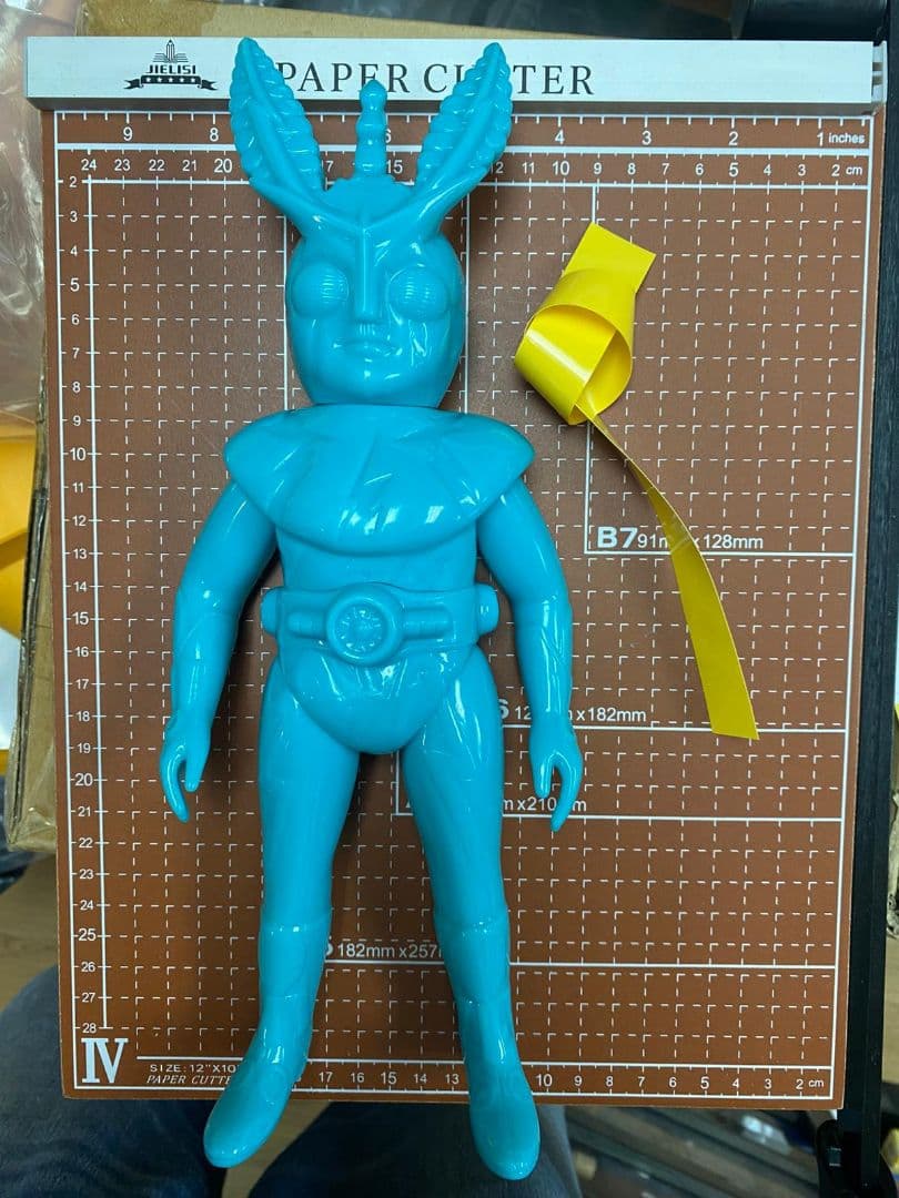 在庫最後 青色 イナズマン　未塗装 面取れ　ソフビ 約25cm