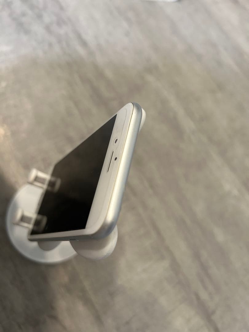 Apple iPhone 6 シルバー 本体 16GB