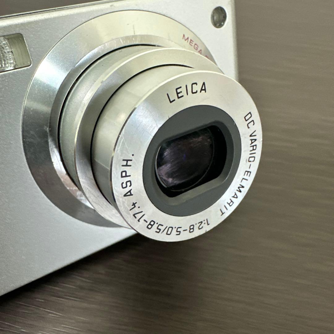 Panasonic LUMIX FX7デジカメ シルバー 簡易動作確認済み