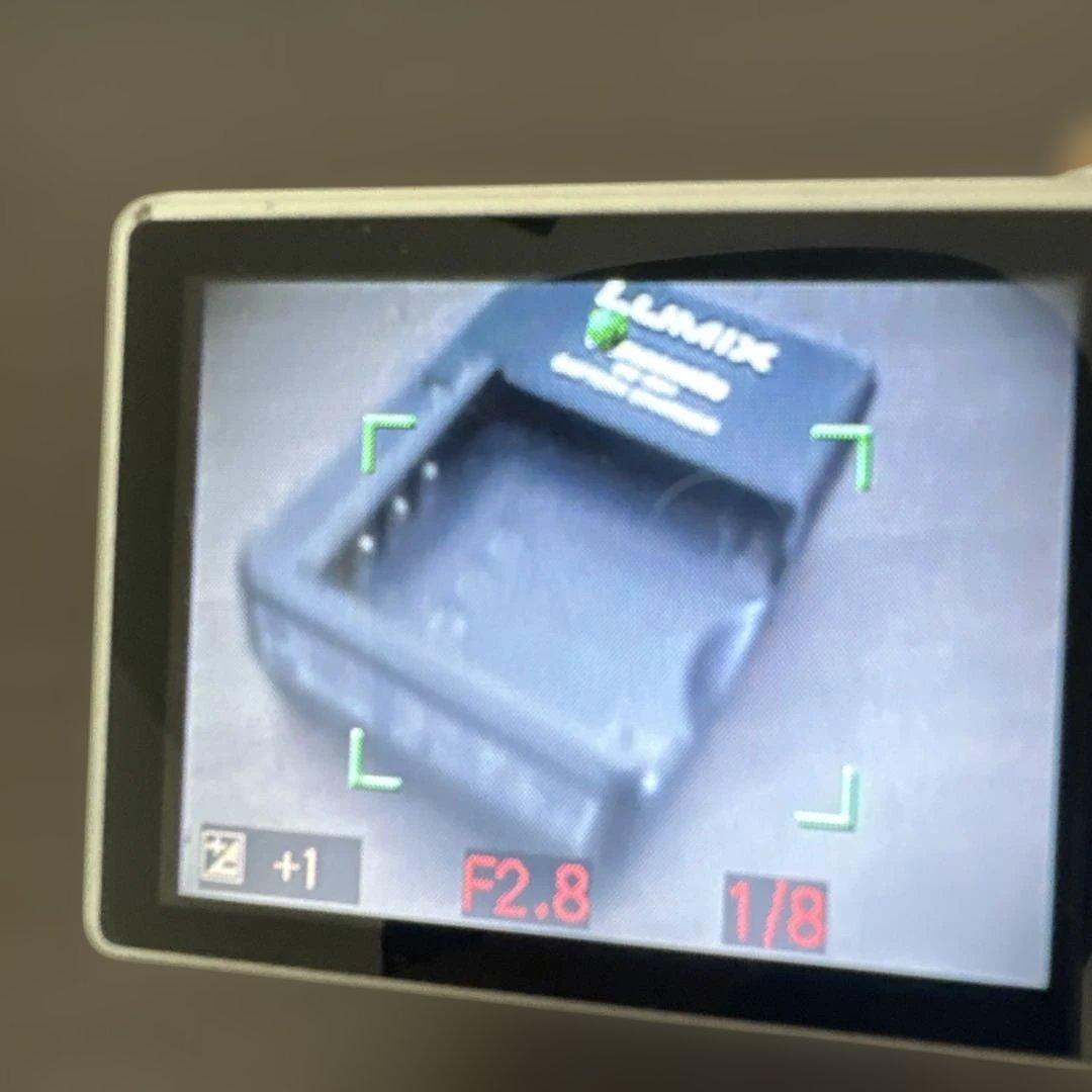Panasonic LUMIX FX7デジカメ シルバー 簡易動作確認済み
