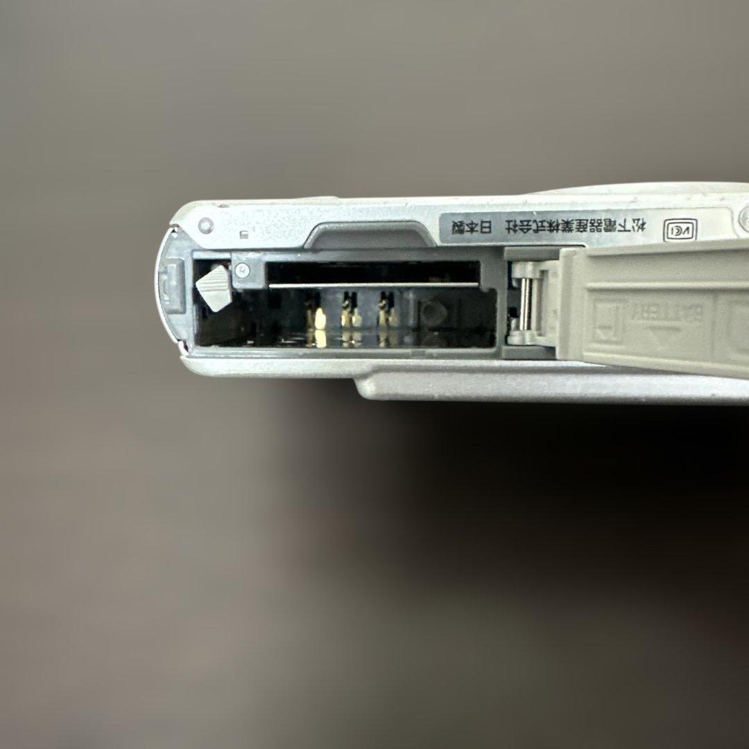 Panasonic LUMIX FX7デジカメ シルバー 簡易動作確認済み