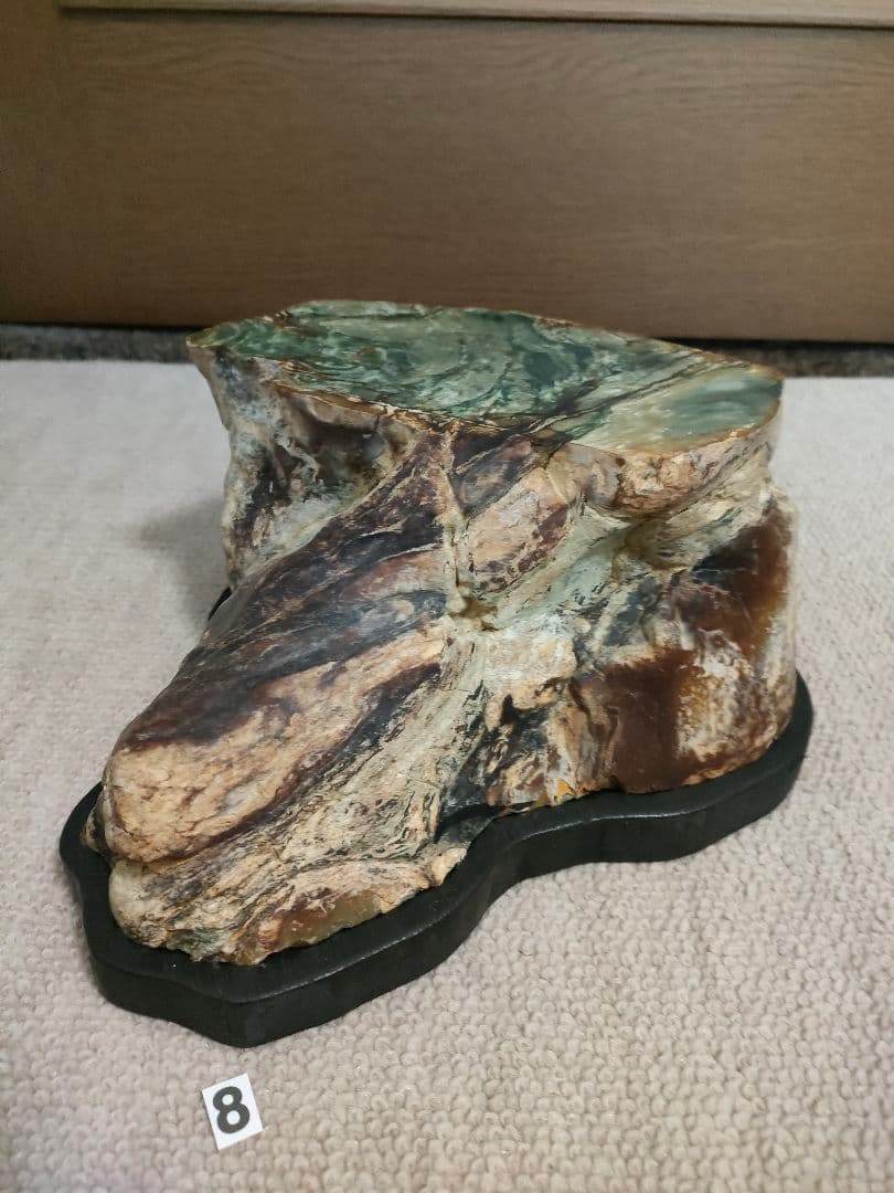 珍品！【日高ヒスイ】 鑑賞石 北海道天然石 原石 標本石 インテリア 天然石