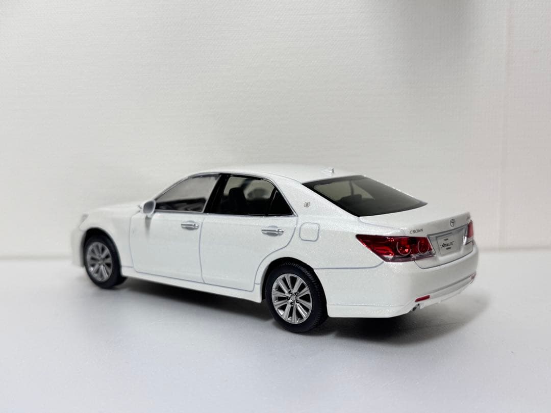 クラウンアスリート カラーサンプル ミニカー 1/30