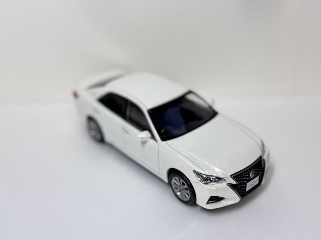 クラウンアスリート カラーサンプル ミニカー 1/30