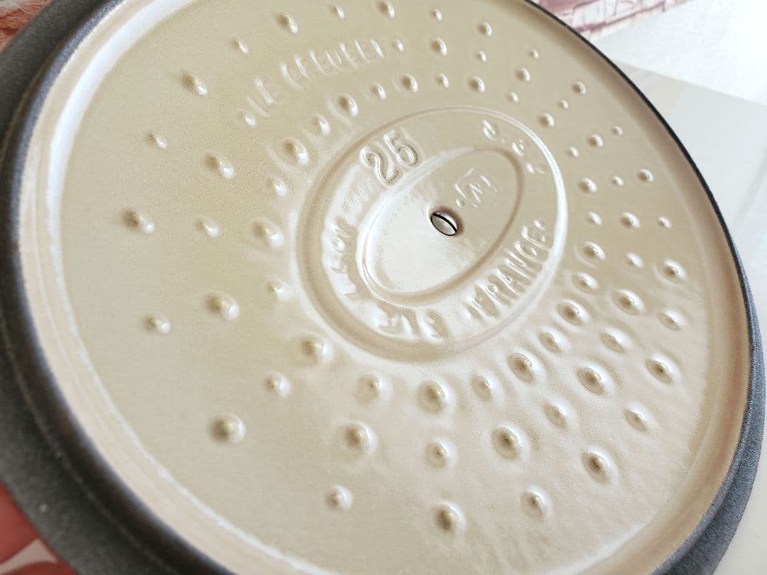 【廃盤/値下げ中】ルクルーゼ　オーバルセンセーション　25cm