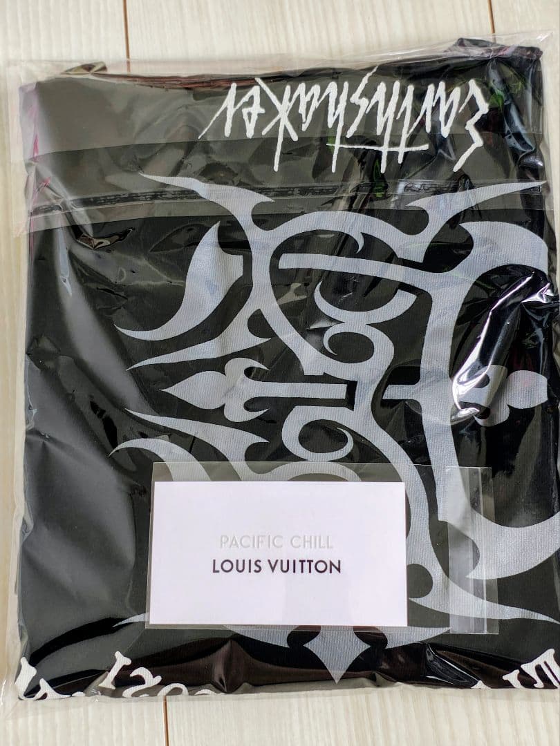 アースシェイカーライヴツアー2021 L Tシャツ&ギターピック&ストラップ付き